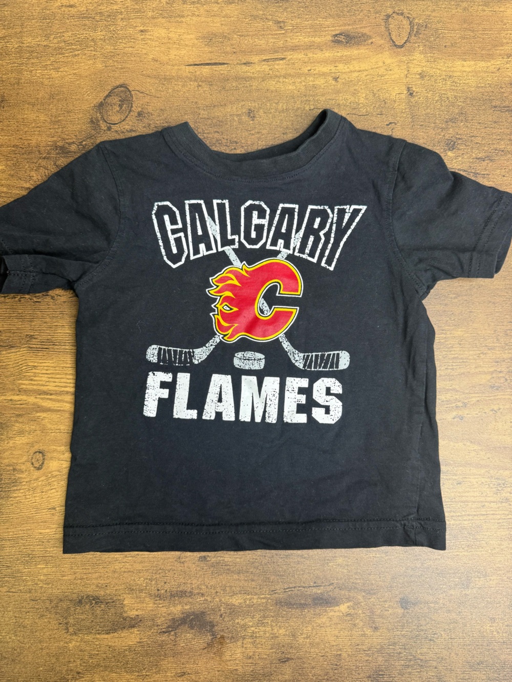 ⭐️5 for $20⭐️ NHL Black Crewneck Tee Calgary Flames Kids 18M